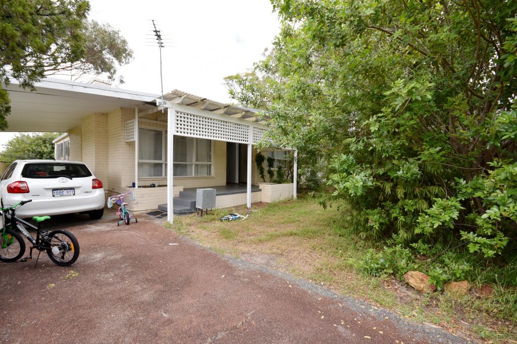 16 Banyard Ave, Kelmscott, WA 6111