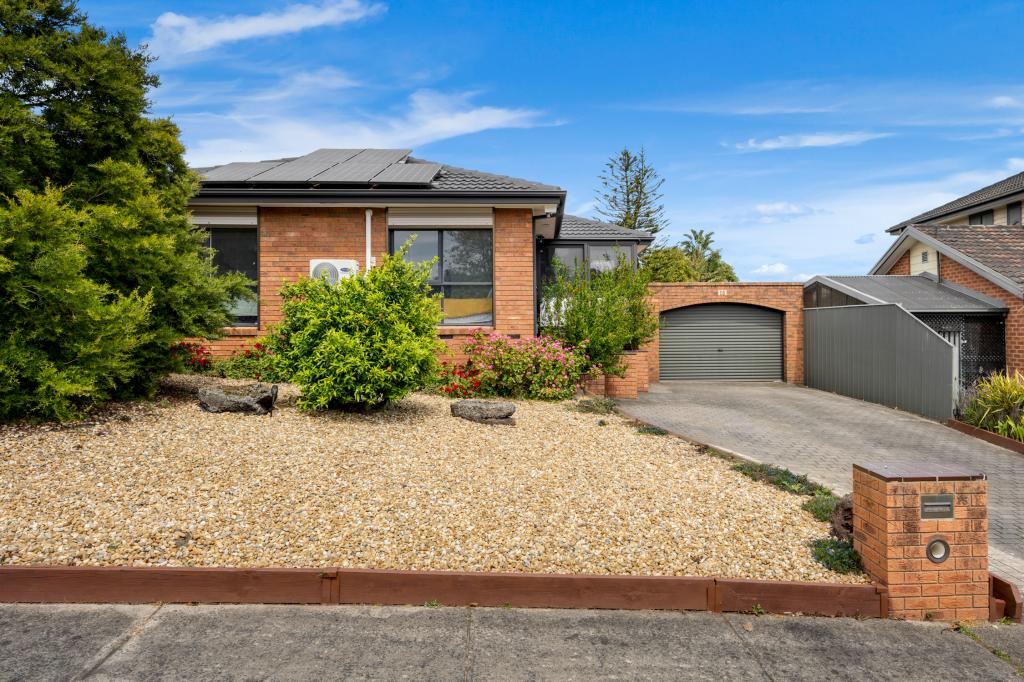 15 KINKEAD CRES, ENDEAVOUR HILLS, VIC 3802