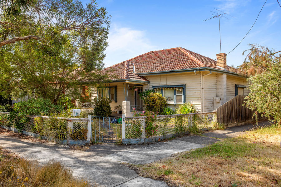 19 BAKERS RD, COBURG NORTH, VIC 3058