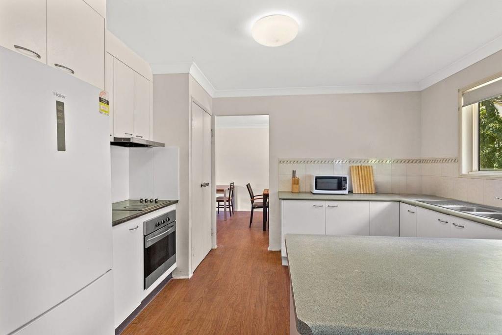 6 Jones Rd, Cannonvale, QLD 4802