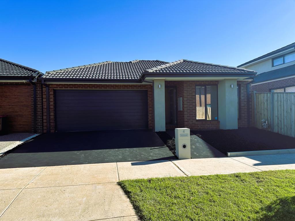 4 Hutton St, Deanside, VIC 3336