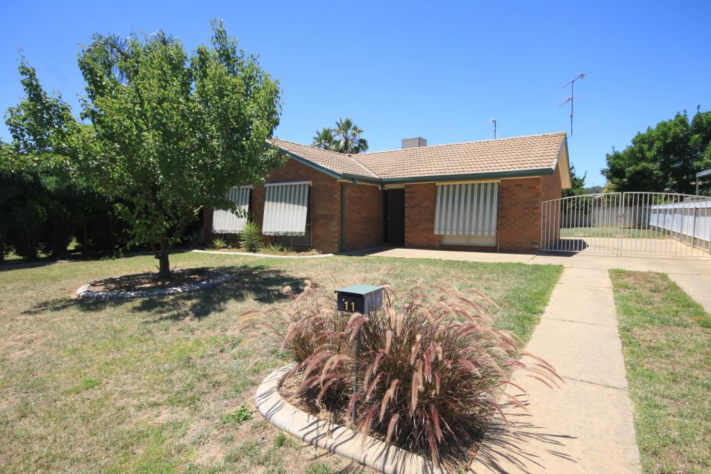 11 Lockett Pl, Tolland, NSW 2650