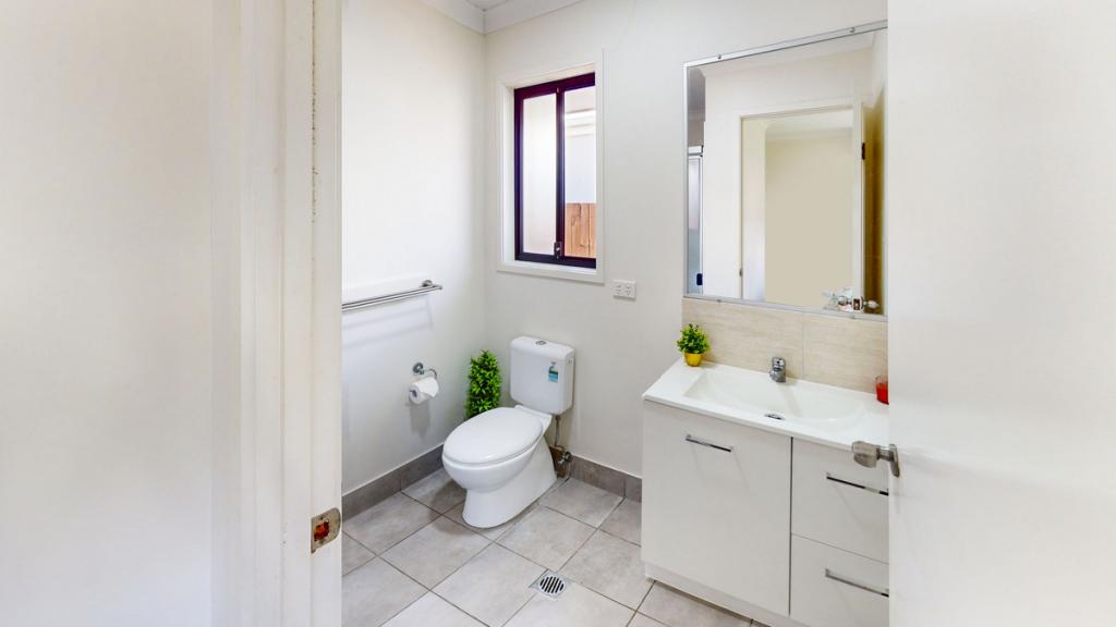 4 CHANELLE CT, GLENELLA, QLD 4740