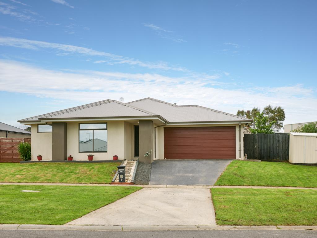5 Hogan Ct, Drouin, VIC 3818