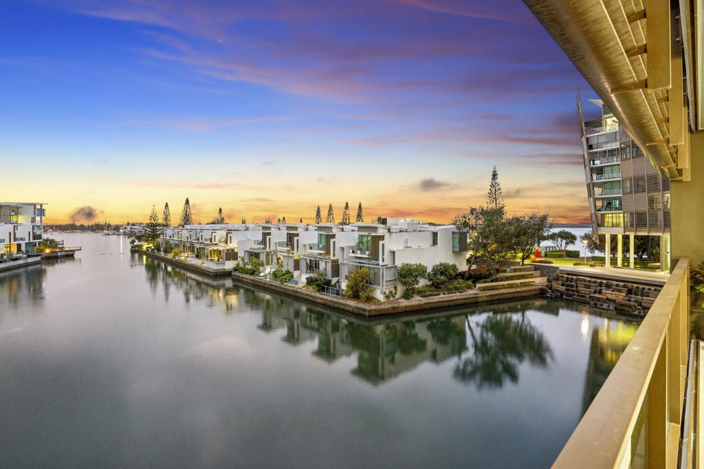 7302 Ephraim Island, Paradise Point, QLD 4216