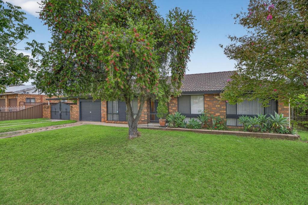 13 Guernsey Ave, Minto, NSW 2566