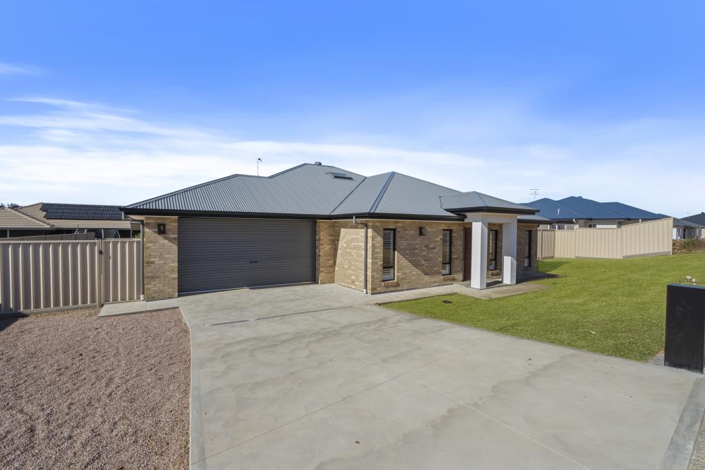 19 Blackburn Bvd, Strathalbyn, SA 5255