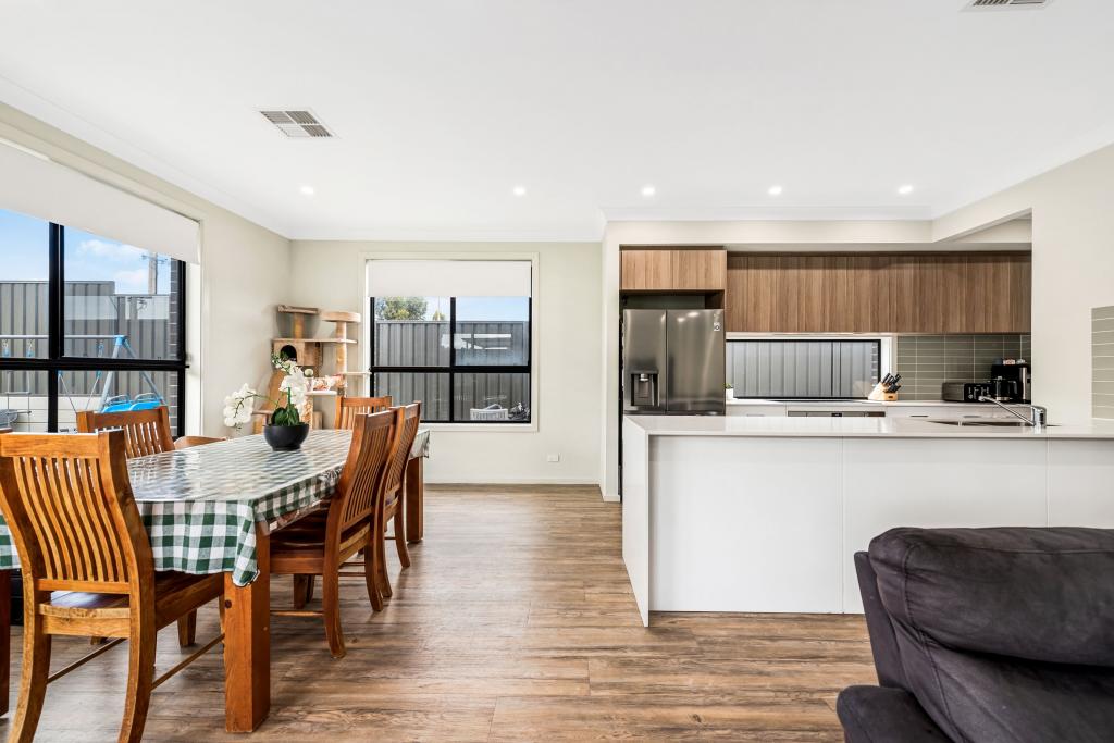 2 Barnabas Cres, Christie Downs, SA 5164