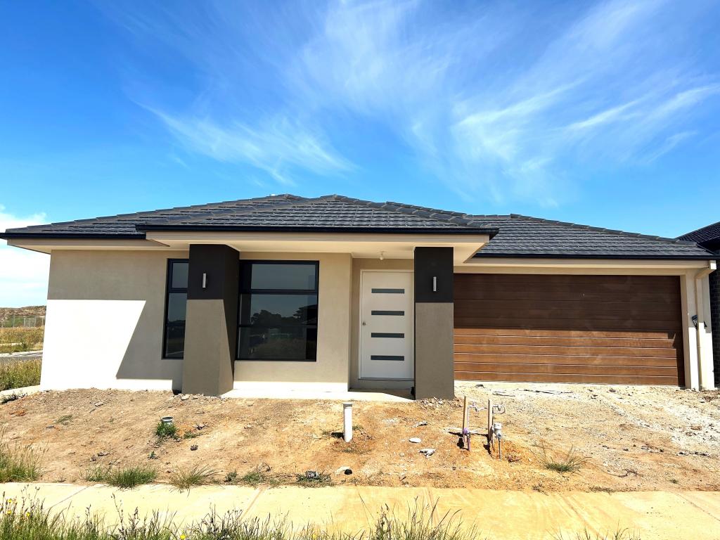 34 Sunburnt Cct, Clyde North, VIC 3978