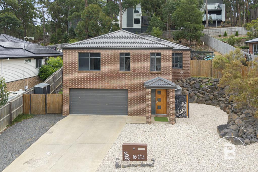 16 Sobey St, Mount Helen, VIC 3350
