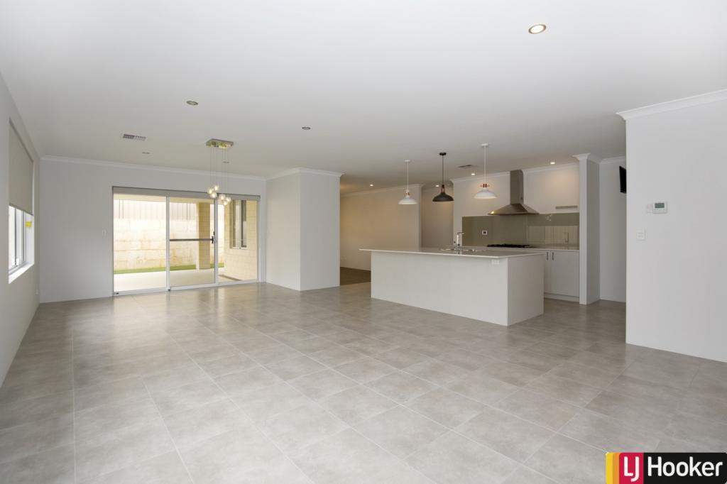 12 Newmarket Rd, Meadow Springs, WA 6210