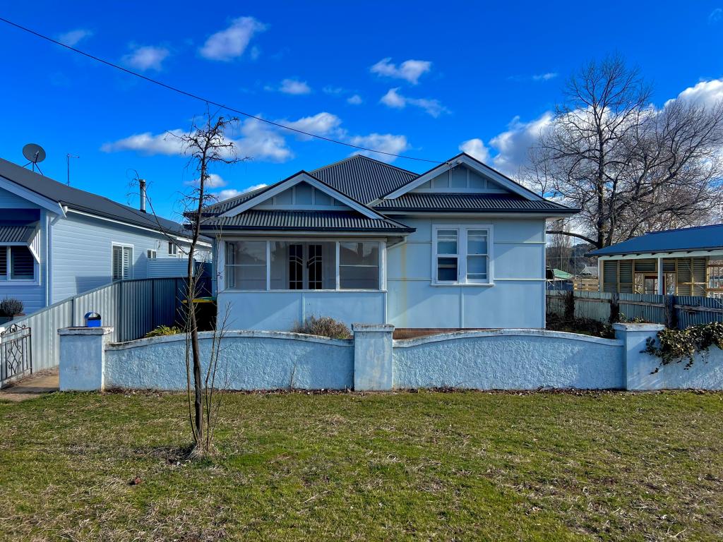29 Cowper St, Crookwell, NSW 2583