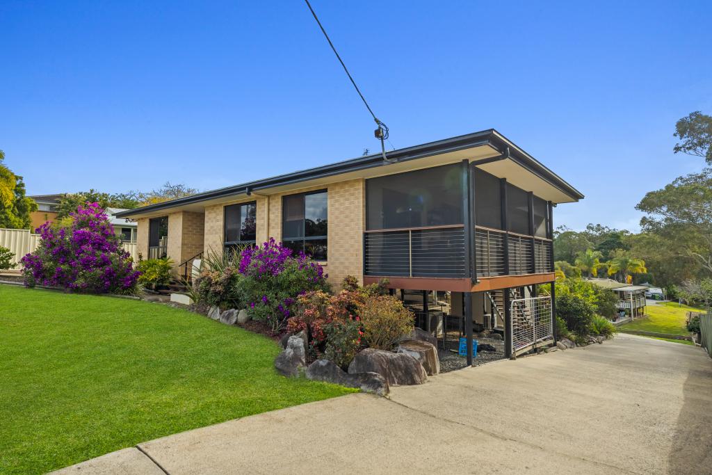 14 Browns Rd, Victory Heights, QLD 4570