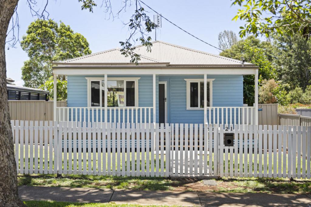 21 Warwick St, Harristown, QLD 4350