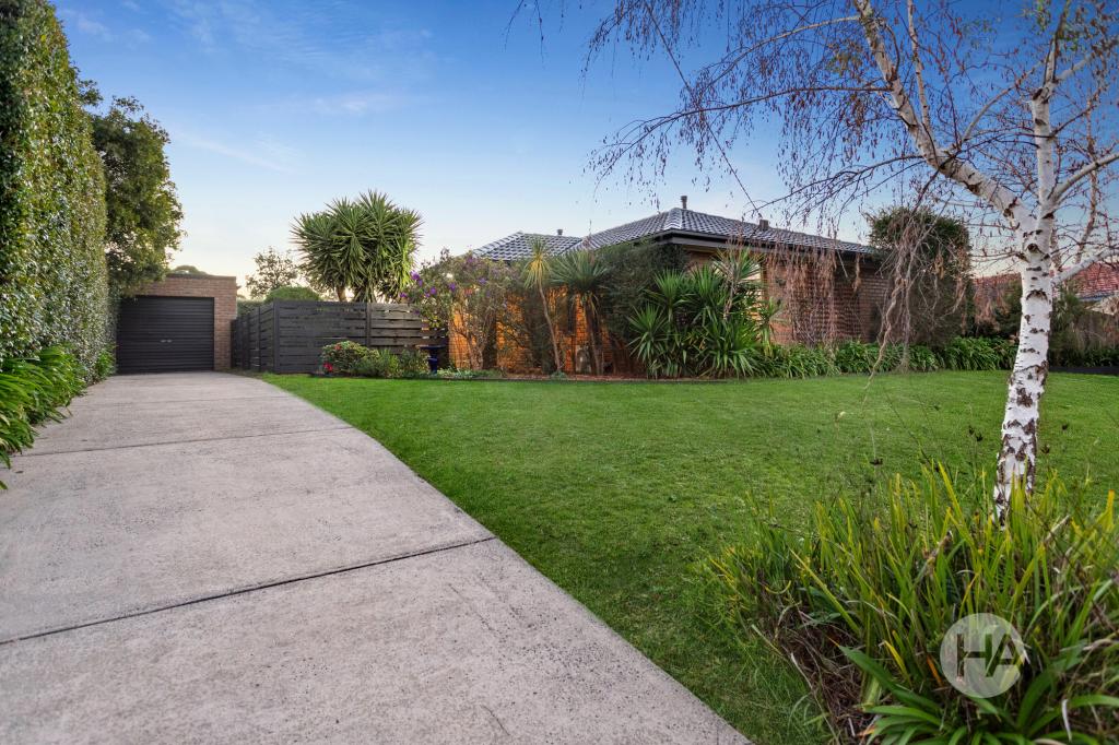 18 Clarendon Dr, Somerville, VIC 3912