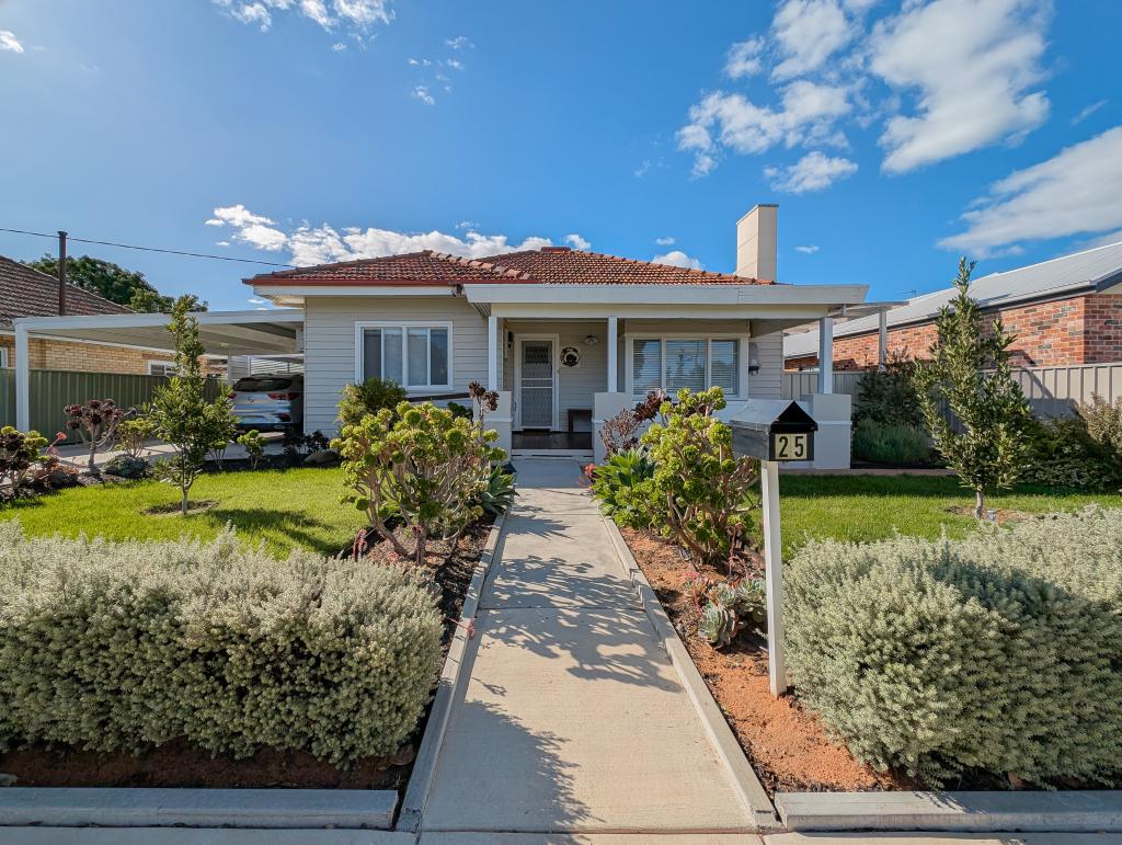 25 Andrew St, Kerang, VIC 3579