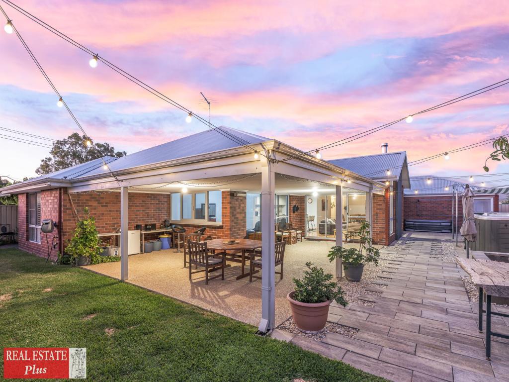 15 Stewartby Cres, Viveash, WA 6056