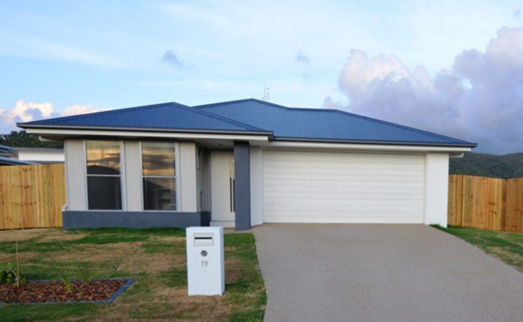 19 Varsity Cres, Norman Gardens, QLD 4701