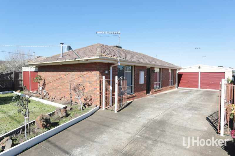 15 Hawkesbury Rd, Werribee, VIC 3030