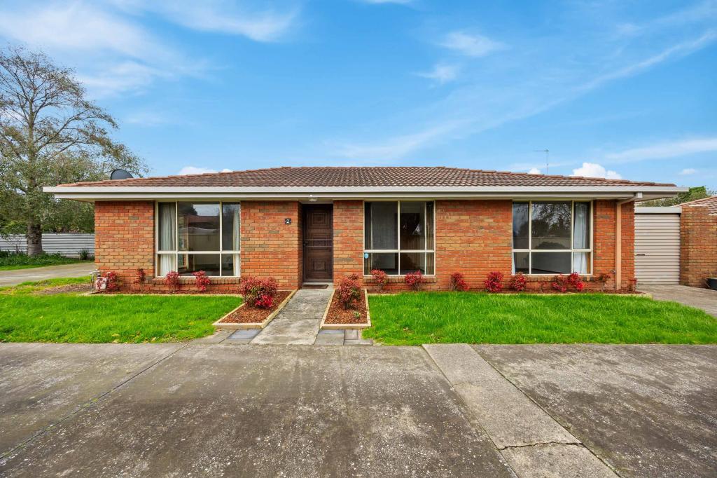 2/110 Campbells Cres, Redan, VIC 3350