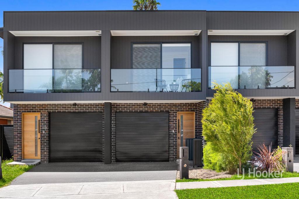 2/32 Lucas Ave, Moorebank, NSW 2170