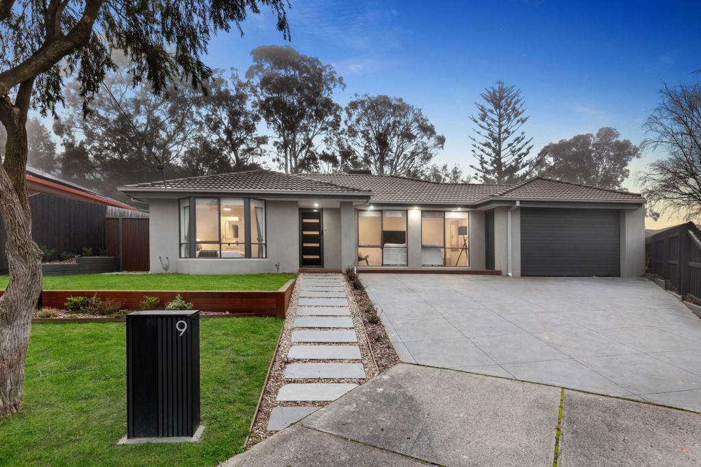 9 WARRIN RISE, LANGWARRIN, VIC 3910
