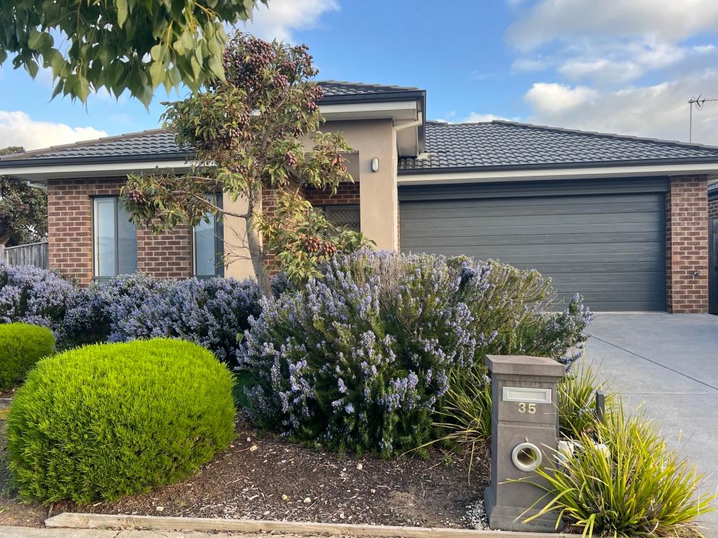 35 WHITFORDS DR, ARMSTRONG CREEK, VIC 3217