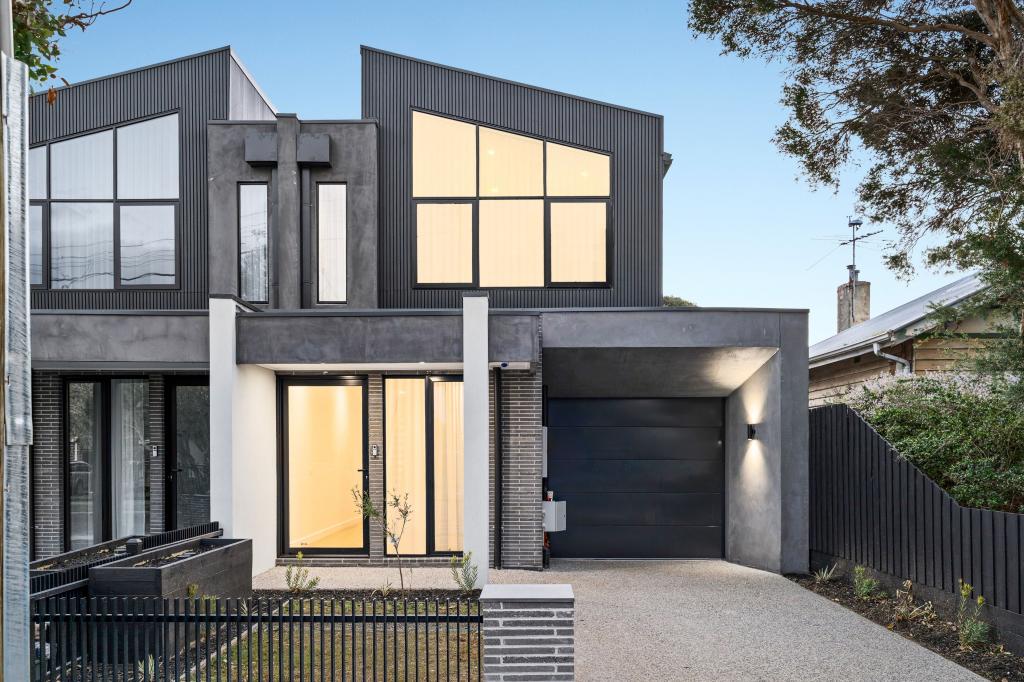 27B LAURIE ST, NEWPORT, VIC 3015