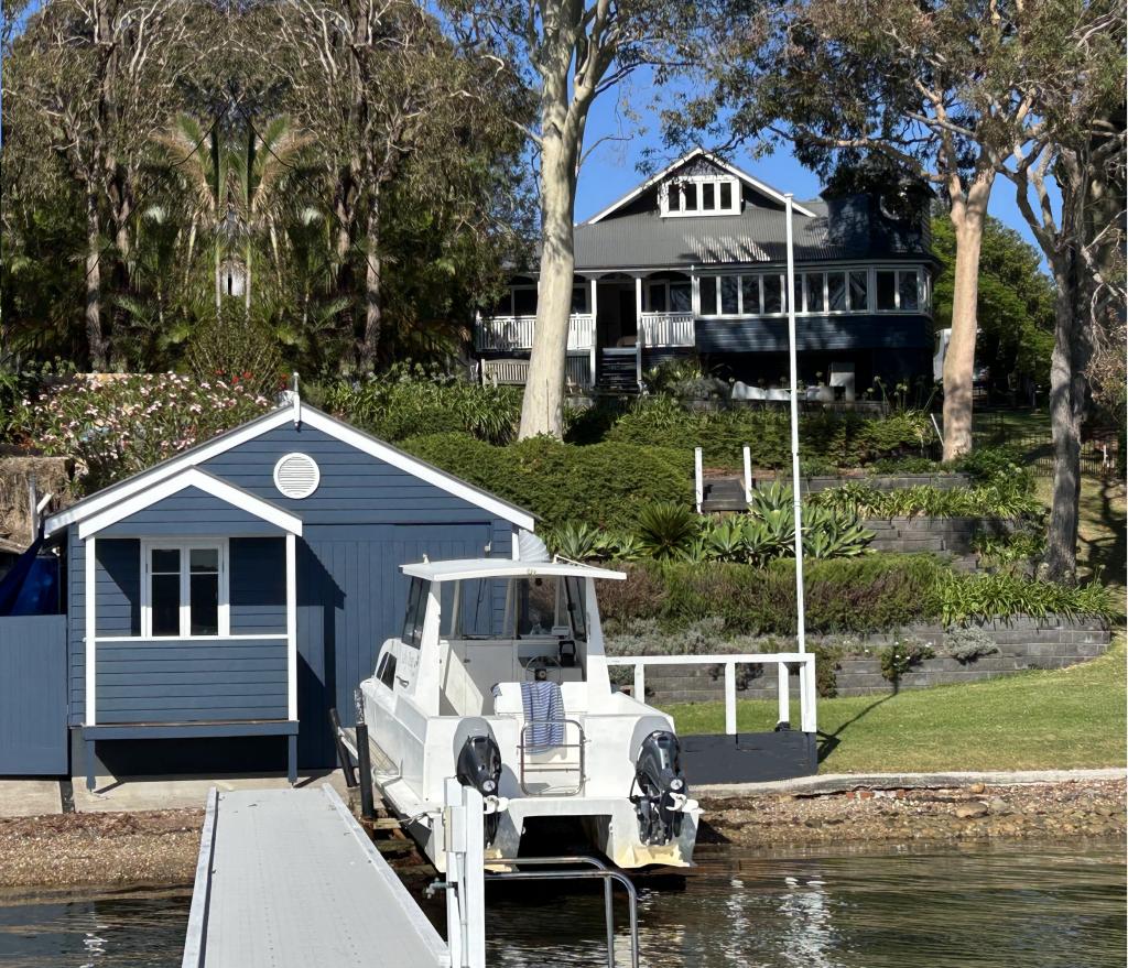 90 Skye Point Rd, Coal Point, NSW 2283