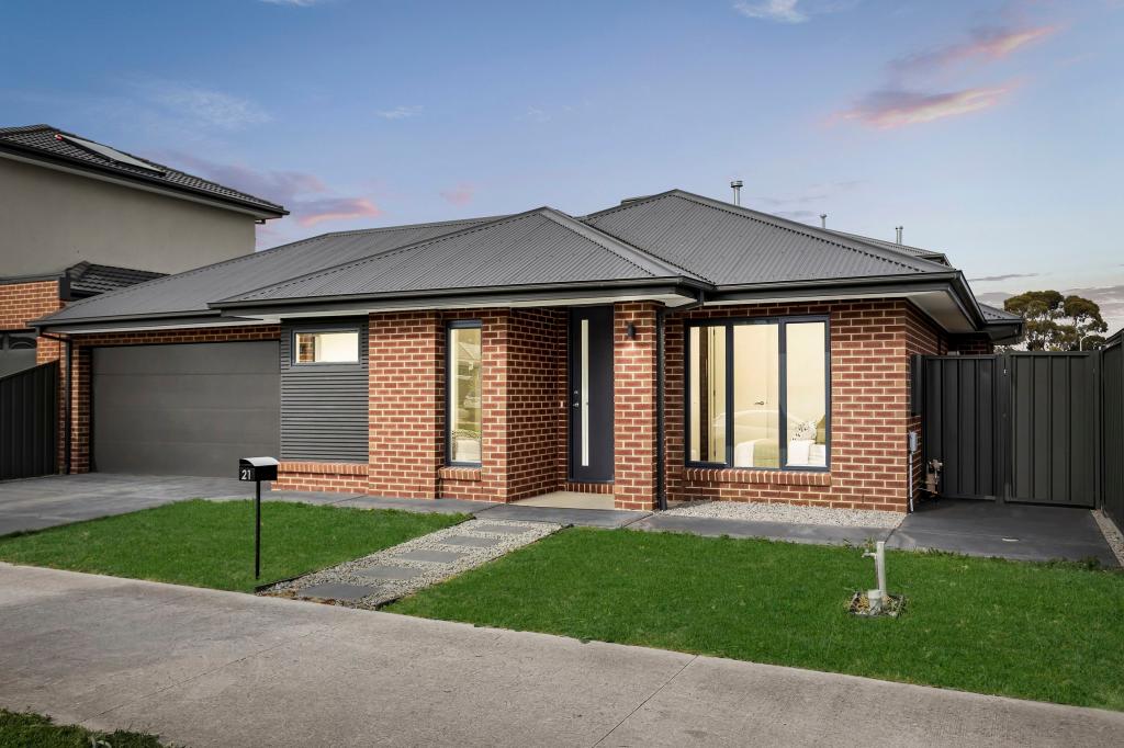 21 Hallcroft Rd, Greenvale, VIC 3059