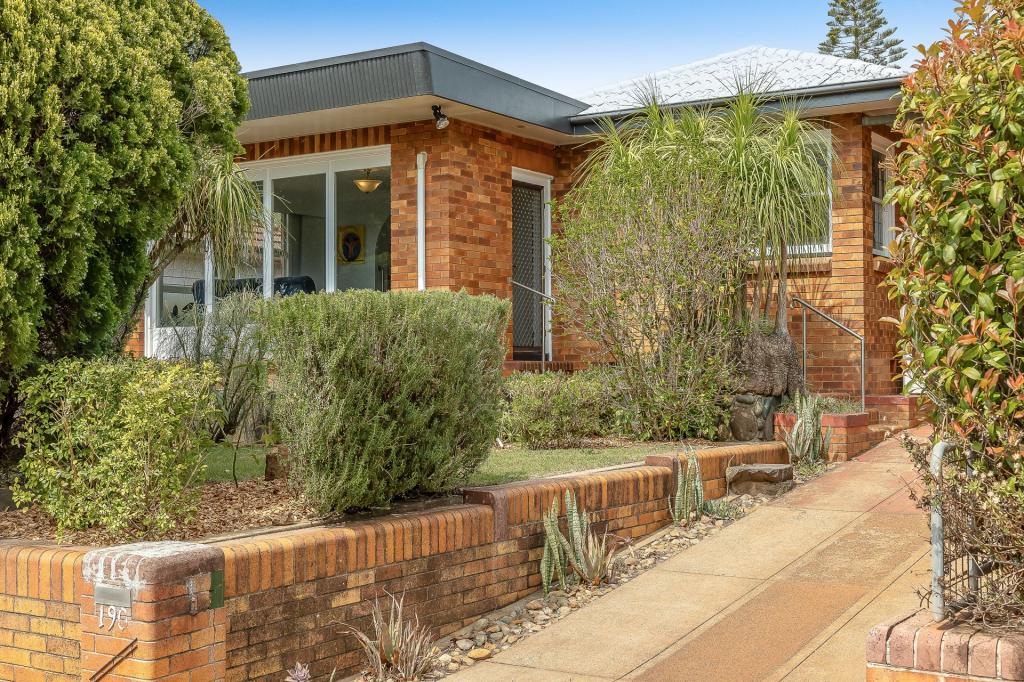 190 Ruthven St, North Toowoomba, QLD 4350