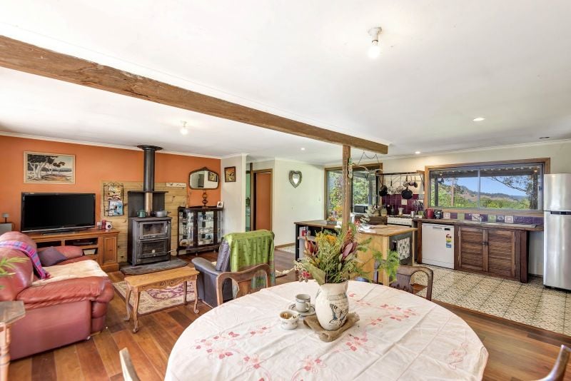 13 Falls Rd, Nimbin, NSW 2480