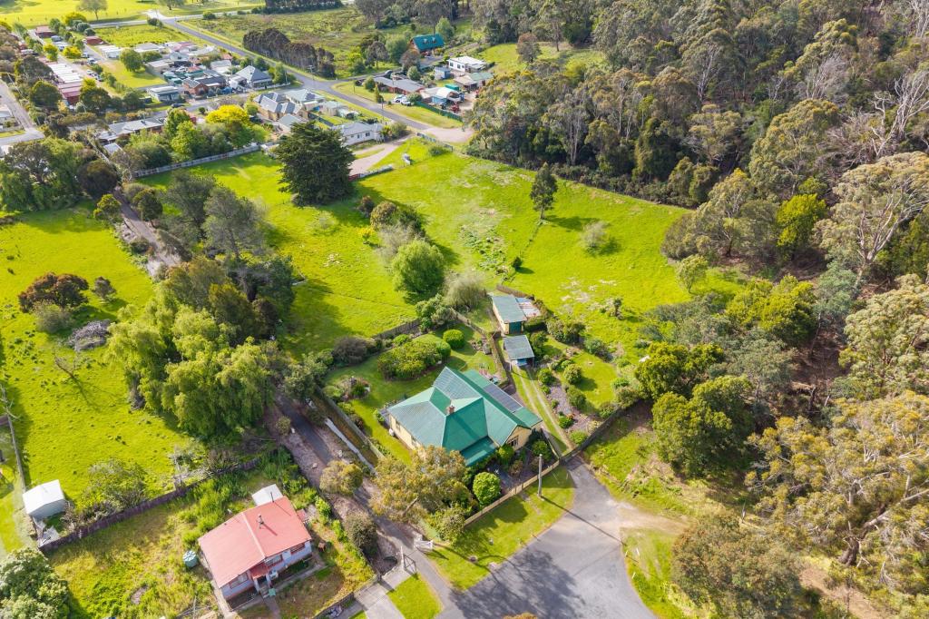 12 Victor St, Latrobe, TAS 7307