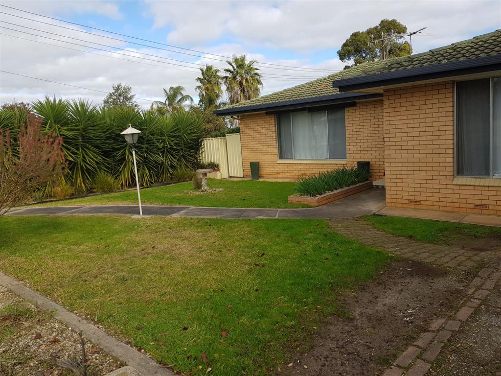 21 Prince Charles St, Morphett Vale, SA 5162