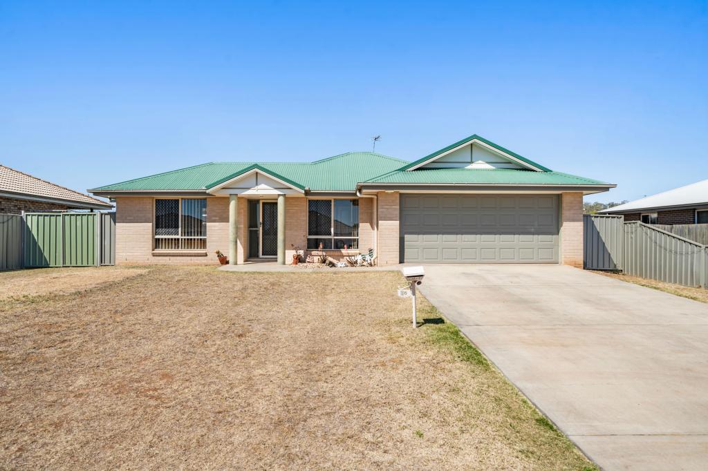 16 Clive St, Oakey, QLD 4401