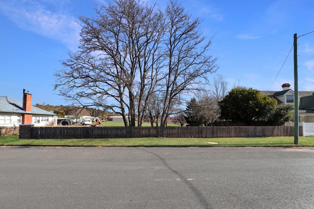 48 Burton St, Bombala, NSW 2632