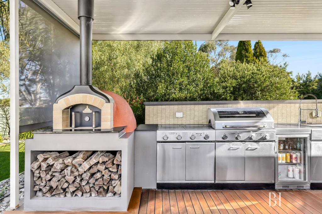 15 Robinia Ct, Kilmore, VIC 3764