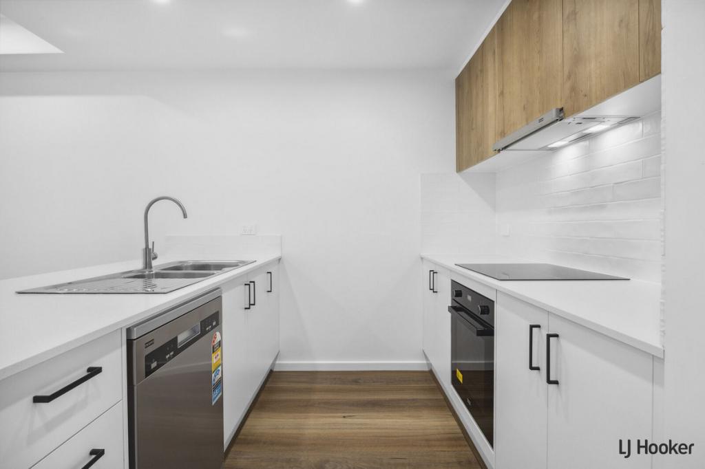 21/2 Cornelius St, Coombs, ACT 2611