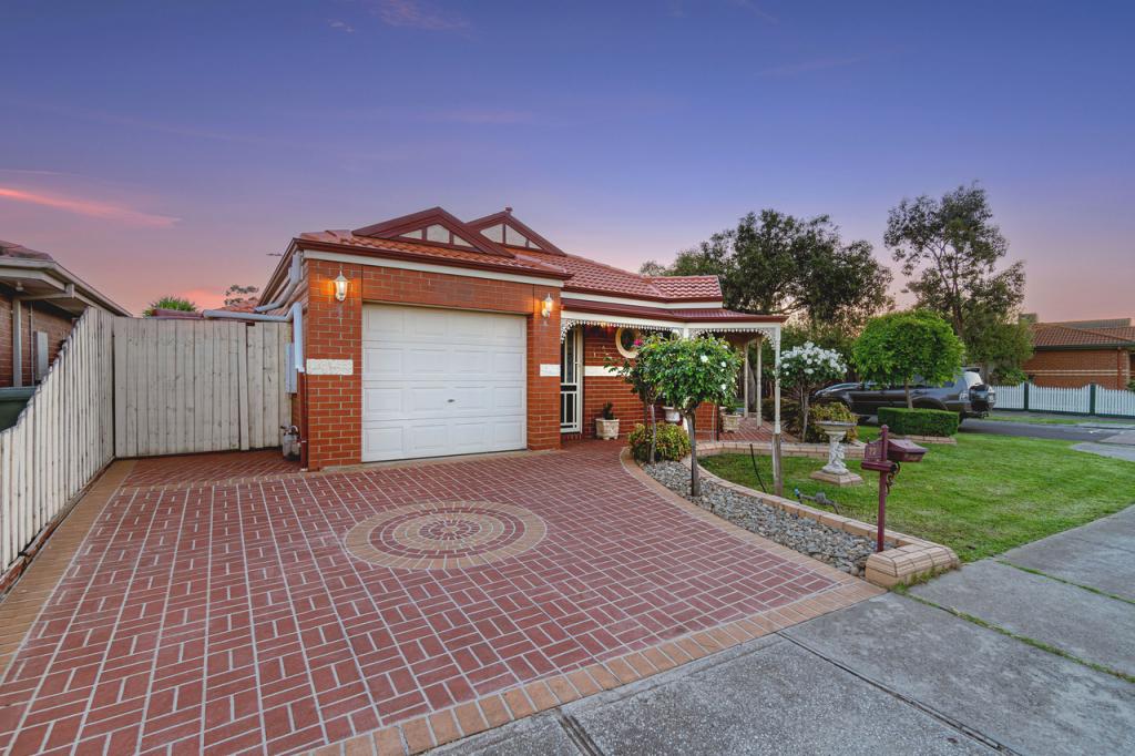 72 Mckenzie Cres, Roxburgh Park, VIC 3064