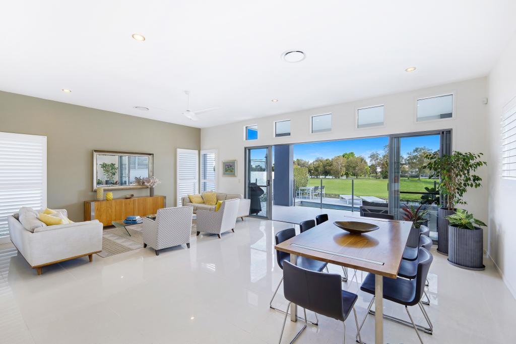 2016 The Boulevarde, Benowa, QLD 4217