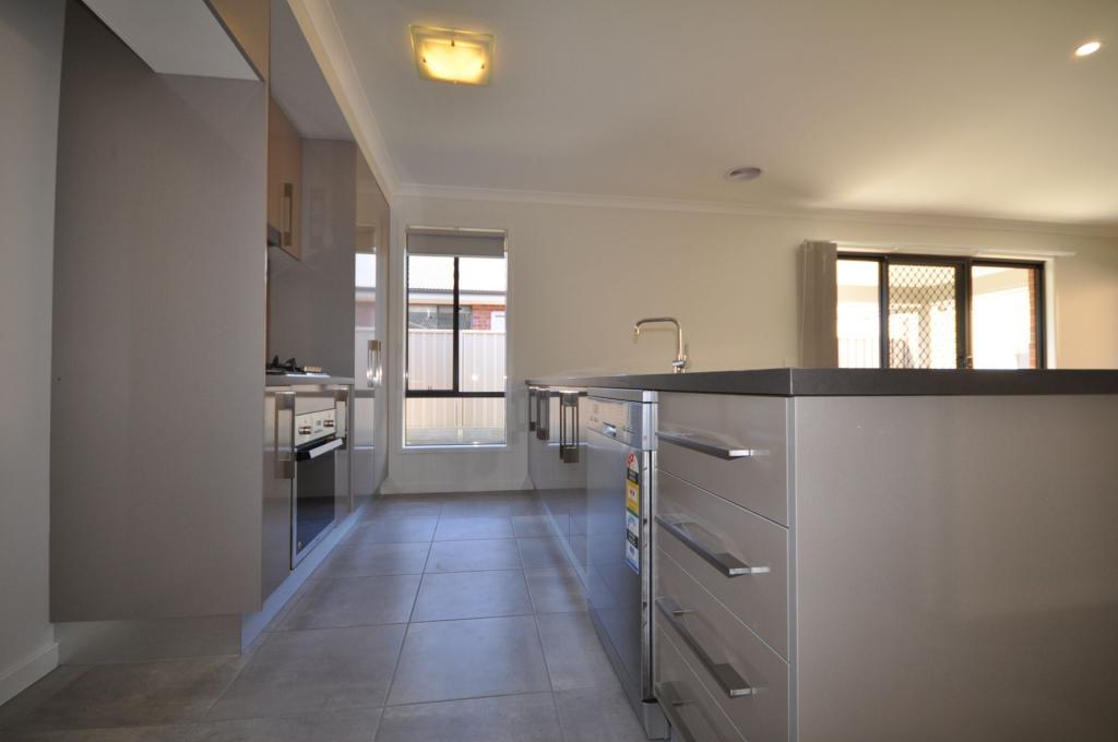 2/3 Charolais Ct, Thurgoona, NSW 2640