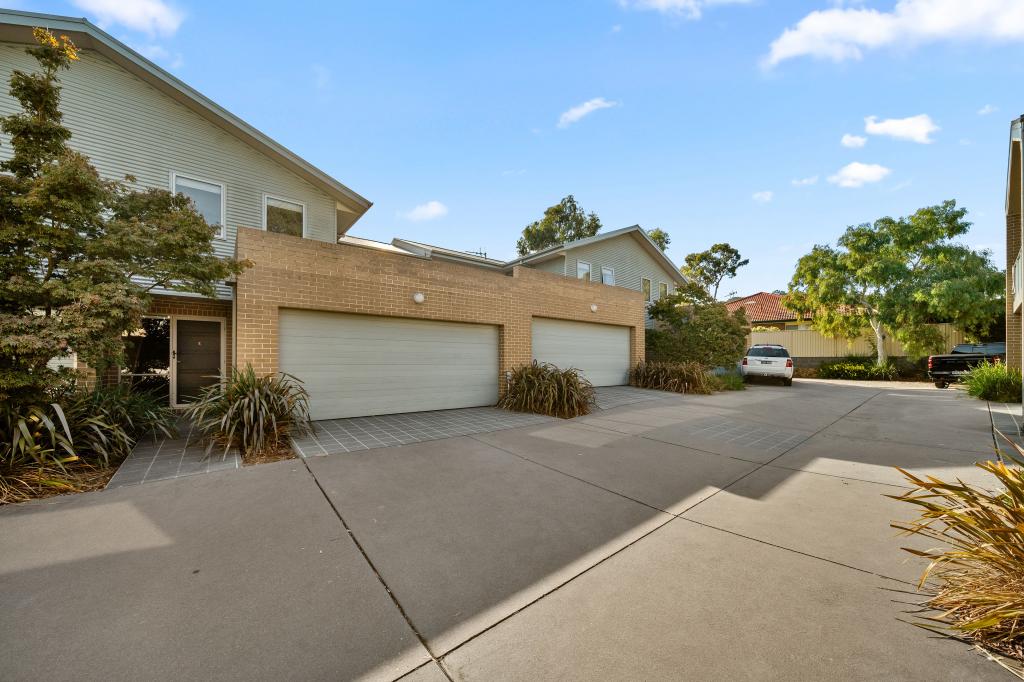 2/19 Torpy Pl, Jerrabomberra, NSW 2619