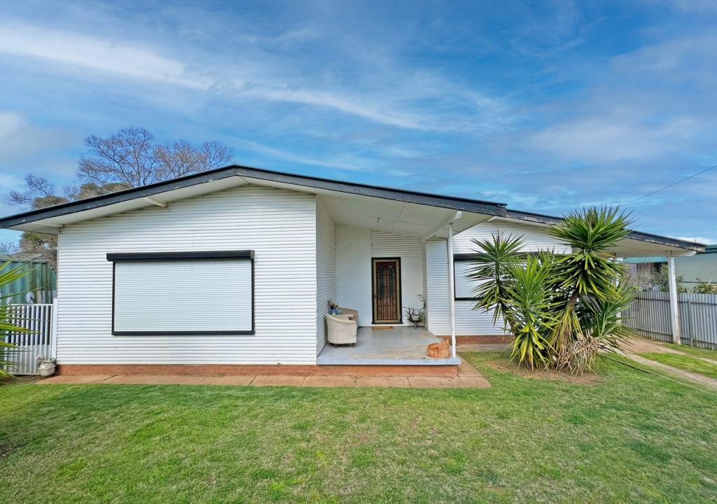 12 Sydney St, Parkes, NSW 2870