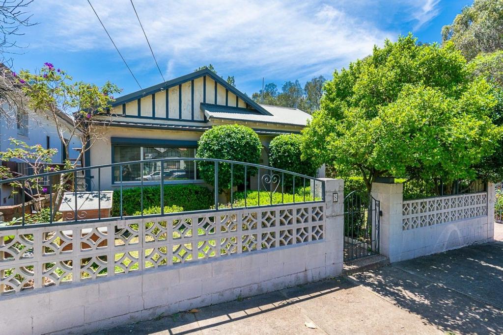 8 Haig Ave, Summer Hill, NSW 2130