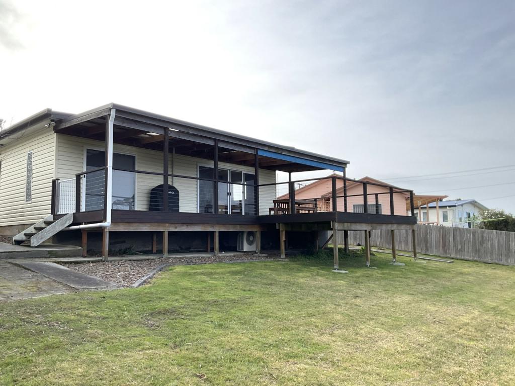 17 Thomas St, Scamander, TAS 7215