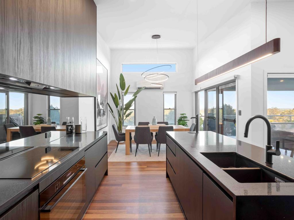 17 Currawong Cres, Upper Coomera, QLD 4209