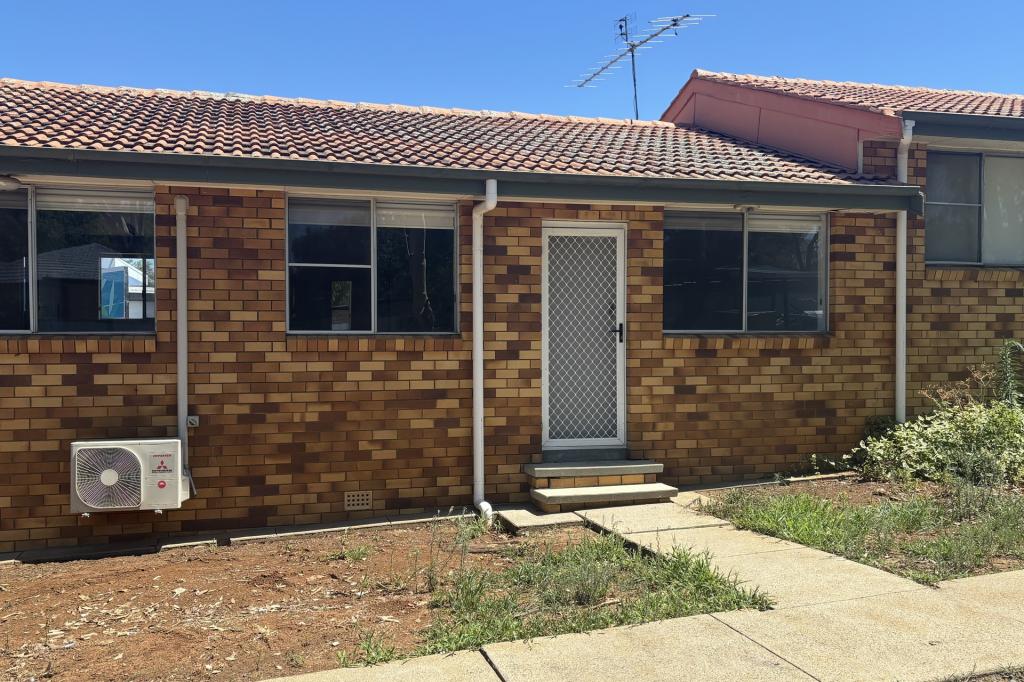 2/364 ARMIDALE RD, TAMWORTH, NSW 2340