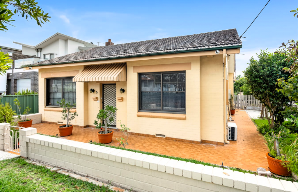 5 Baringa Rd, Earlwood, NSW 2206