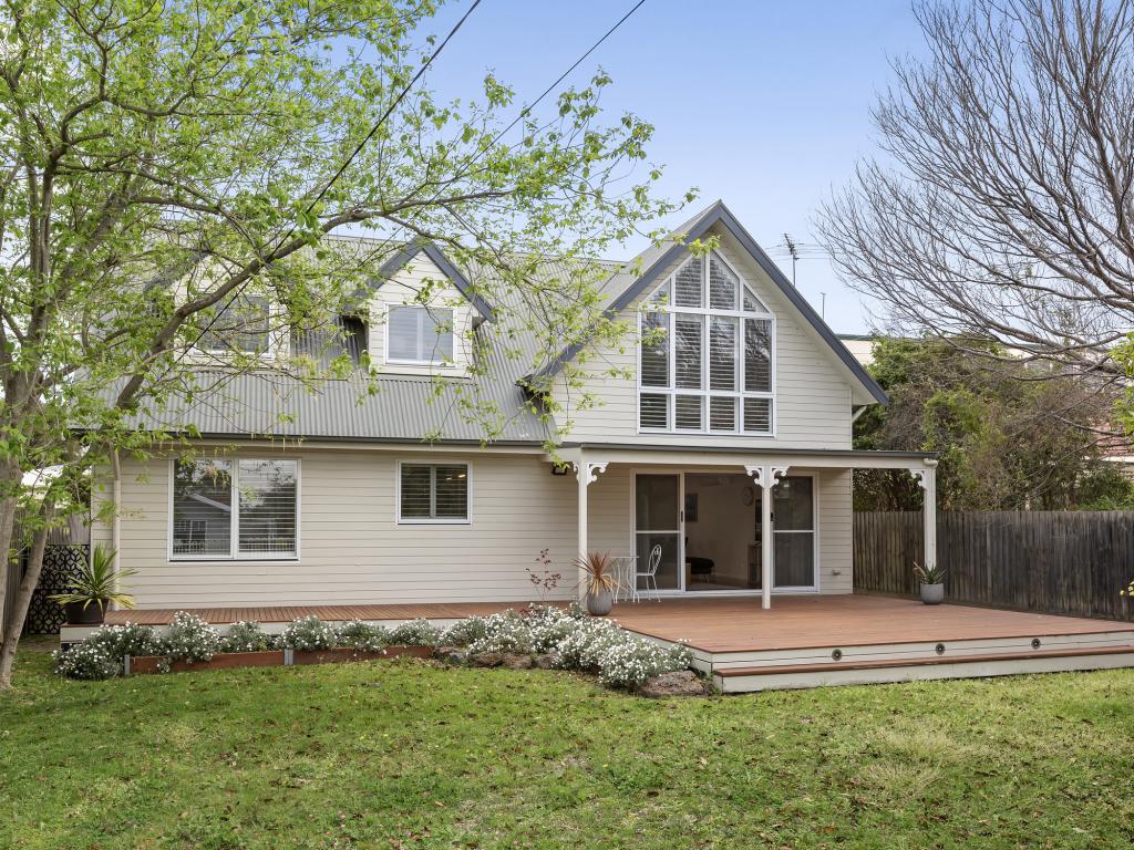 19 Clyde Ave, St Leonards, VIC 3223