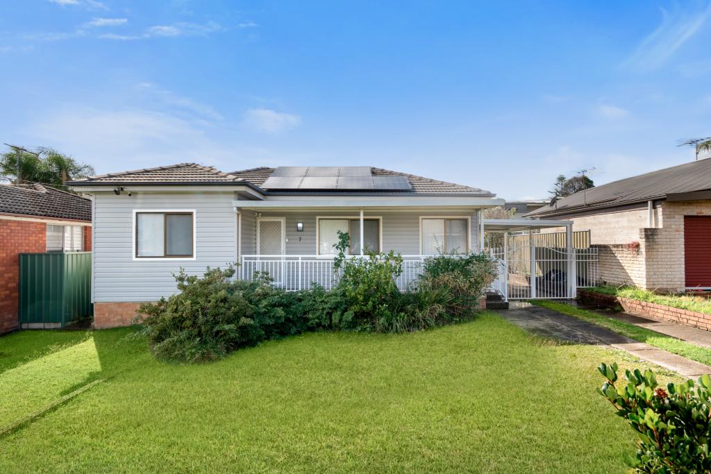 7 Nicholson Ave, Leumeah, NSW 2560